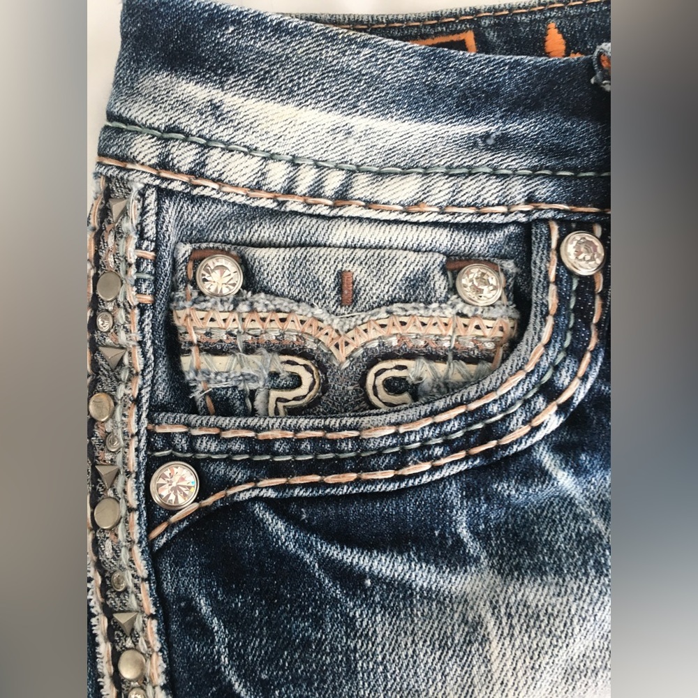 EUC Rock Revival Raven 27 heavily embroidered/embellished jean shorts. - Picture 4 of 13